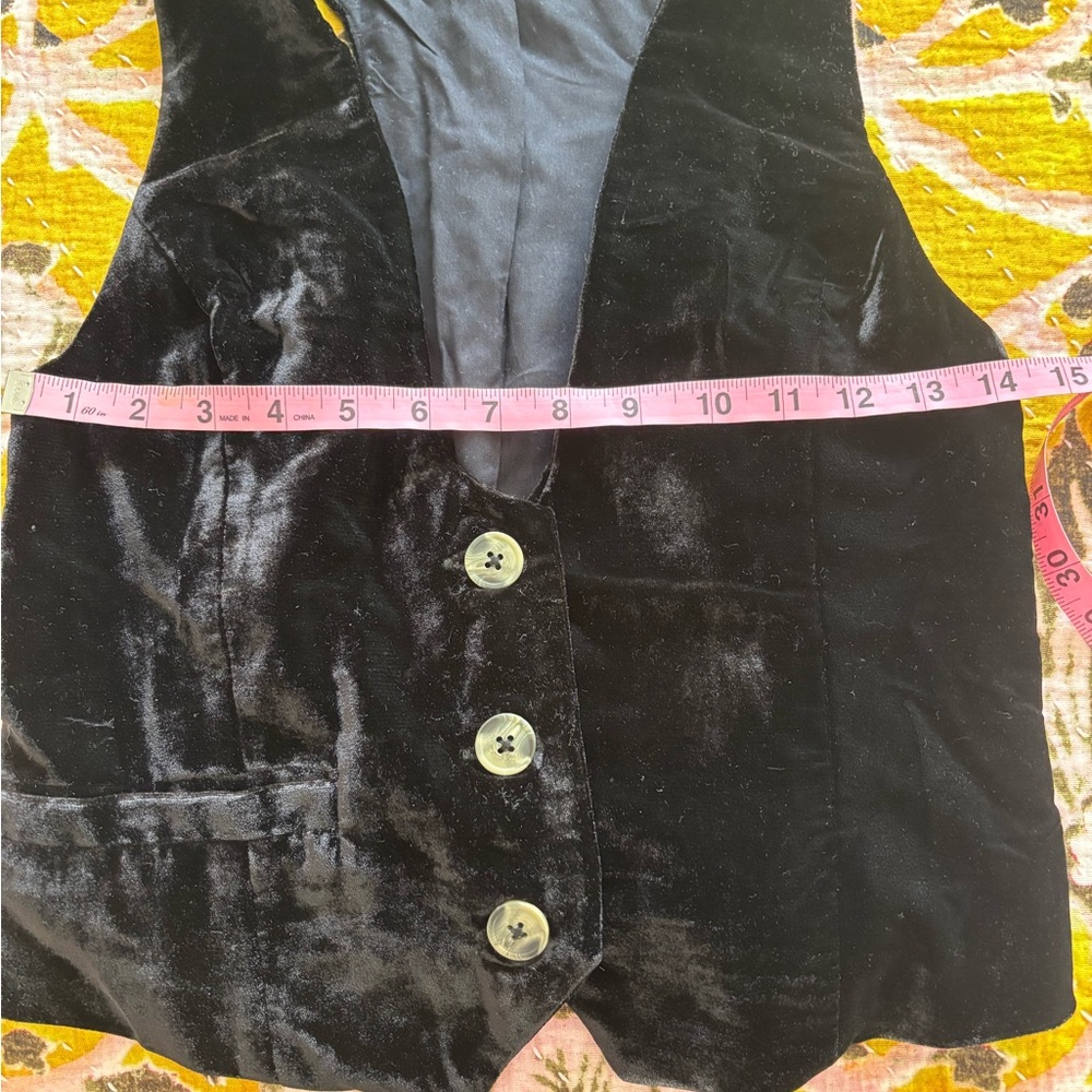 Free People We the Free Black Velvet Vest tagged size Medium but runs very Small - Picture 10 of 10